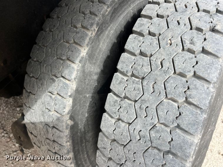 image for item DN3155 1992 GMC C6500  bucket truck