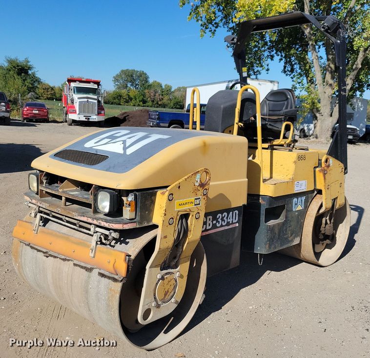 image for item DN4143 2004 Caterpillar CB-334D  double drum vibratory roller