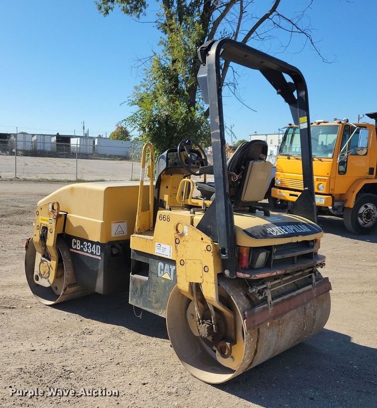 image for item DN4143 2004 Caterpillar CB-334D  double drum vibratory roller