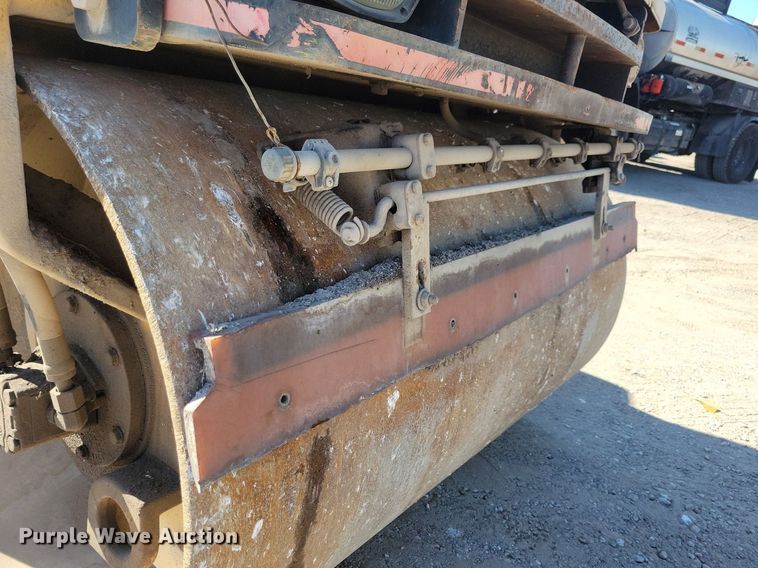 image for item DN4143 2004 Caterpillar CB-334D  double drum vibratory roller