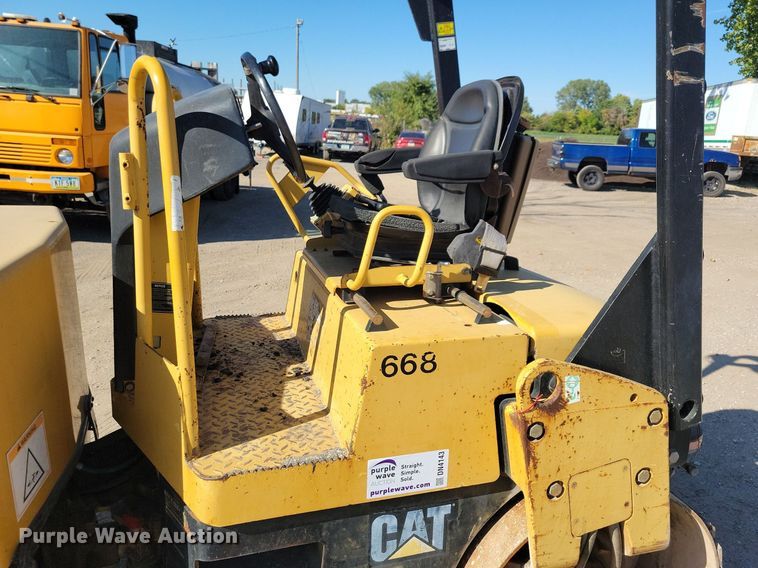 image for item DN4143 2004 Caterpillar CB-334D  double drum vibratory roller