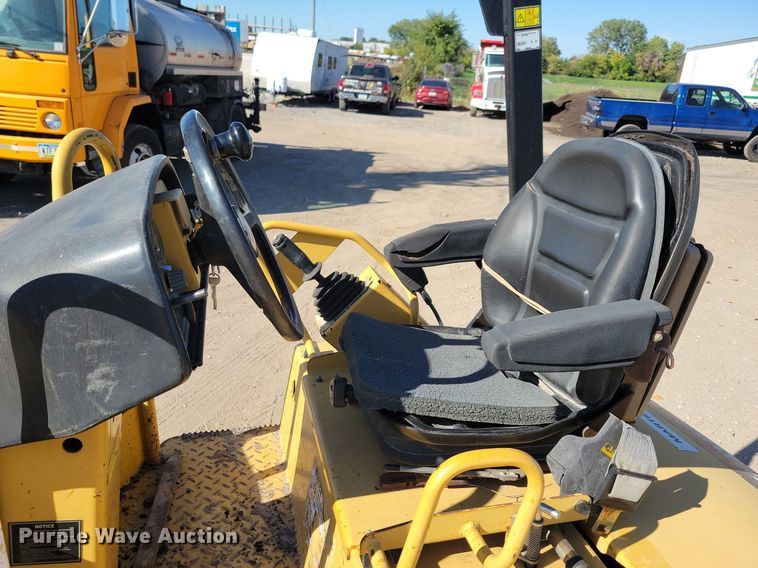 image for item DN4143 2004 Caterpillar CB-334D  double drum vibratory roller