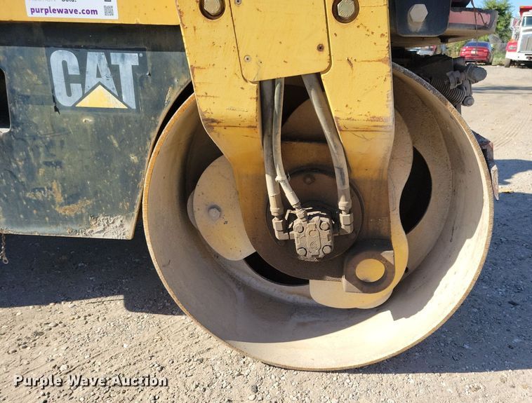 image for item DN4143 2004 Caterpillar CB-334D  double drum vibratory roller