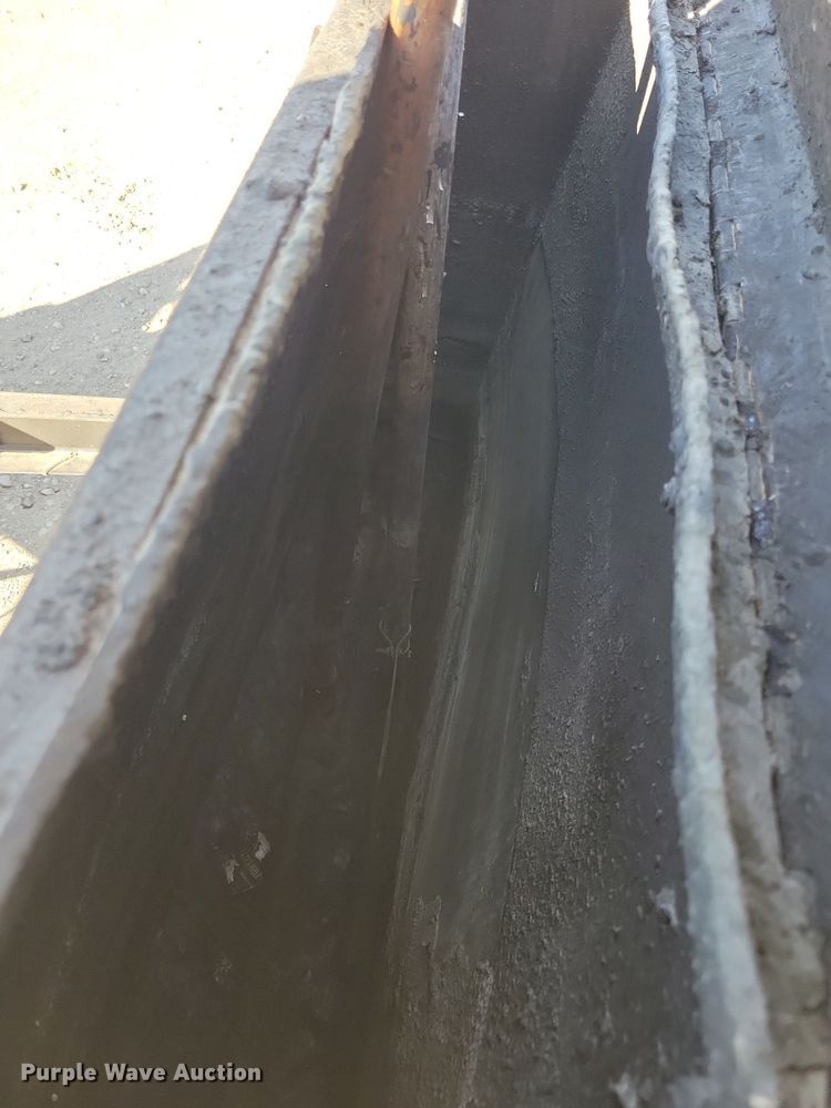 image for item DN4144 2013 Equip Inc Optimax 825  seal coating trailer