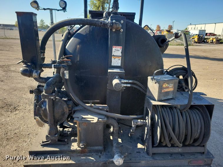 image for item DN4144 2013 Equip Inc Optimax 825  seal coating trailer