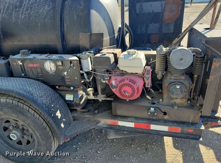 image for item DN4144 2013 Equip Inc Optimax 825  seal coating trailer