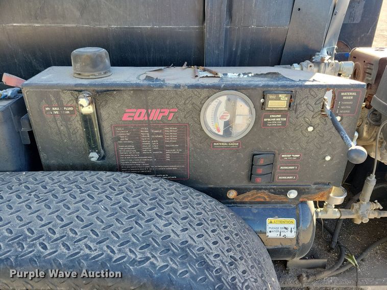 image for item DN4144 2013 Equip Inc Optimax 825  seal coating trailer