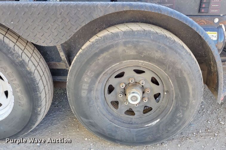 image for item DN4144 2013 Equip Inc Optimax 825  seal coating trailer