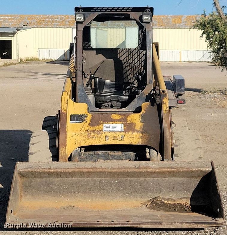 image for item DN4150 2004 Caterpillar 236B  skid steer loader