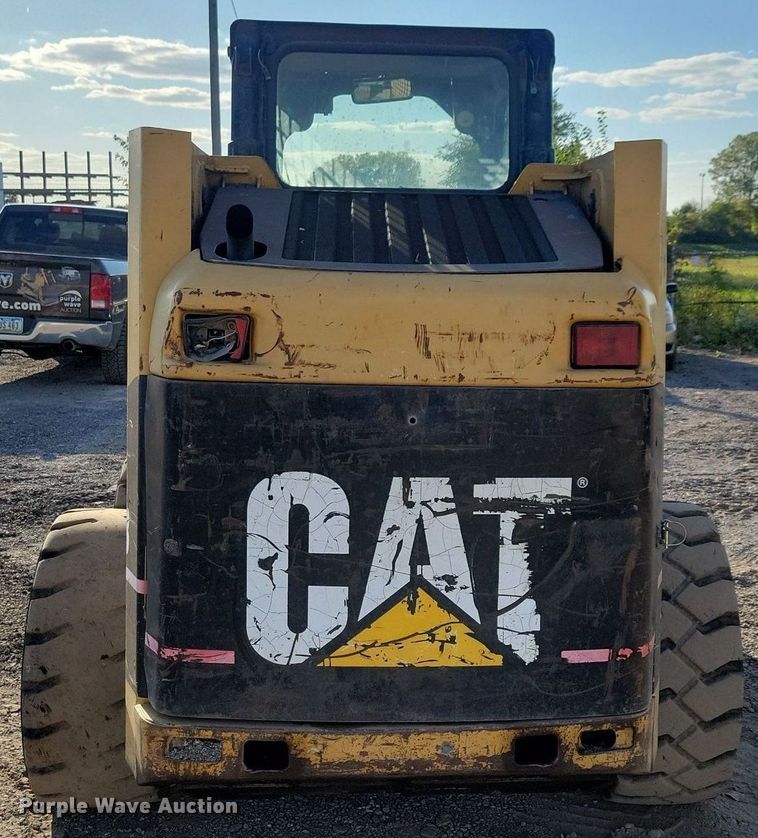 image for item DN4150 2004 Caterpillar 236B  skid steer loader