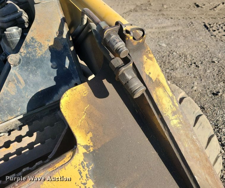 image for item DN4150 2004 Caterpillar 236B  skid steer loader