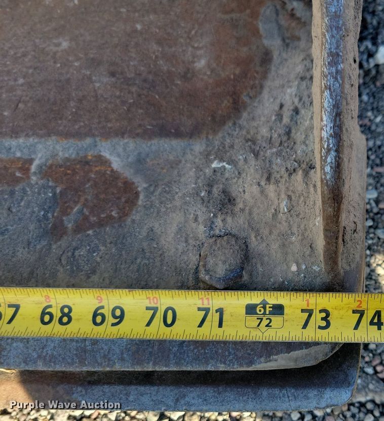 image for item DN4150 2004 Caterpillar 236B  skid steer loader