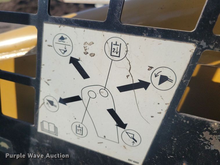 image for item DN4150 2004 Caterpillar 236B  skid steer loader