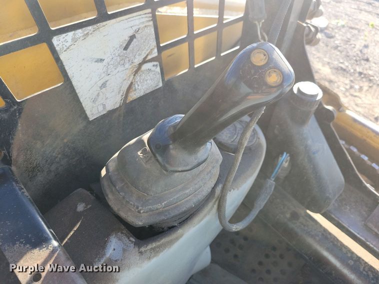 image for item DN4150 2004 Caterpillar 236B  skid steer loader