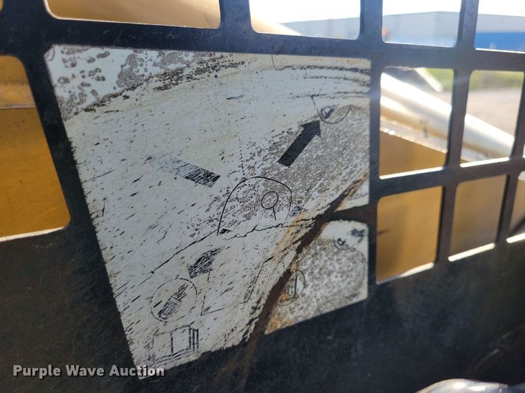 image for item DN4150 2004 Caterpillar 236B  skid steer loader