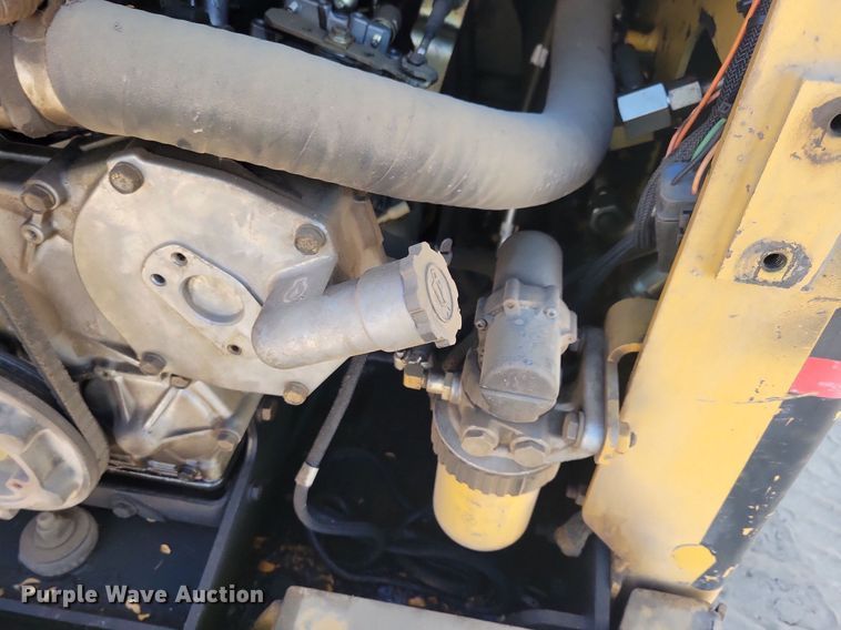 image for item DN4150 2004 Caterpillar 236B  skid steer loader