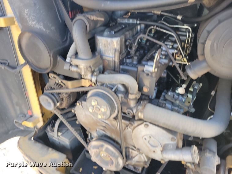 image for item DN4150 2004 Caterpillar 236B  skid steer loader