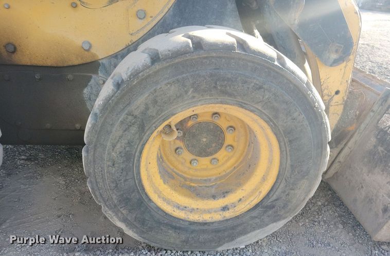 image for item DN4150 2004 Caterpillar 236B  skid steer loader