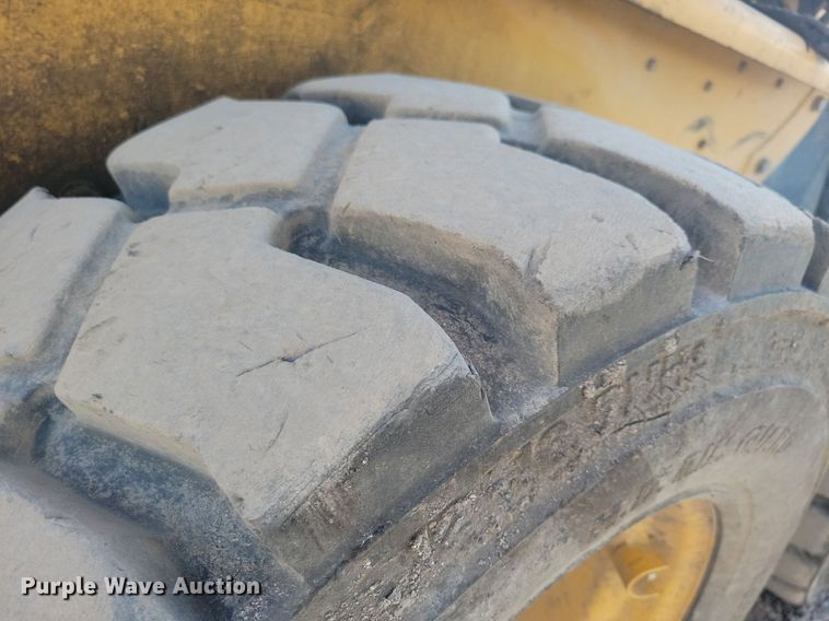 image for item DN4150 2004 Caterpillar 236B  skid steer loader