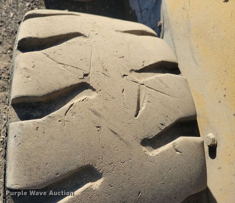 image for item DN4150 2004 Caterpillar 236B  skid steer loader