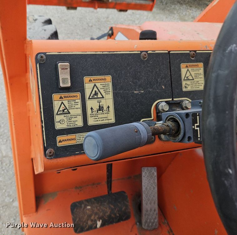 image for item DP2508 2013 JLG 8042  telehandler