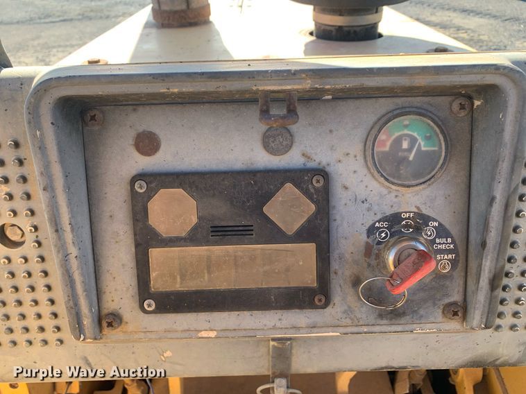 image for item DP8680 1995 John Deere 550G LGP Series IV  dozer