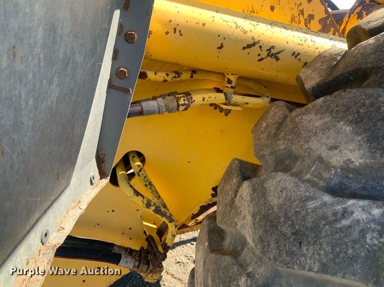 image for item DP8681 2002 Komatsu WA250-3MC  wheel loader