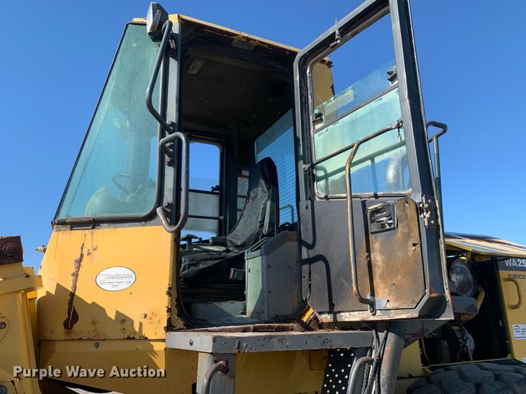 image for item DP8681 2002 Komatsu WA250-3MC  wheel loader
