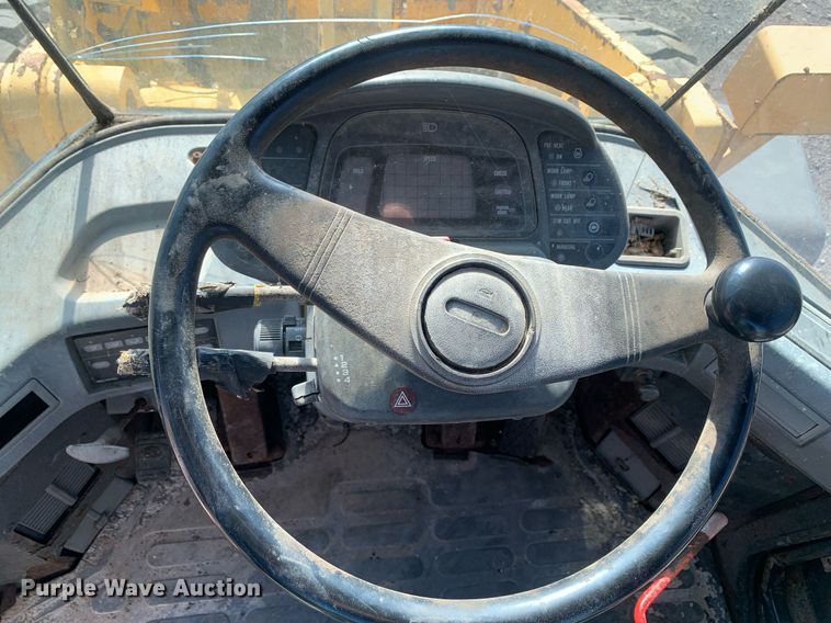 image for item DP8681 2002 Komatsu WA250-3MC  wheel loader