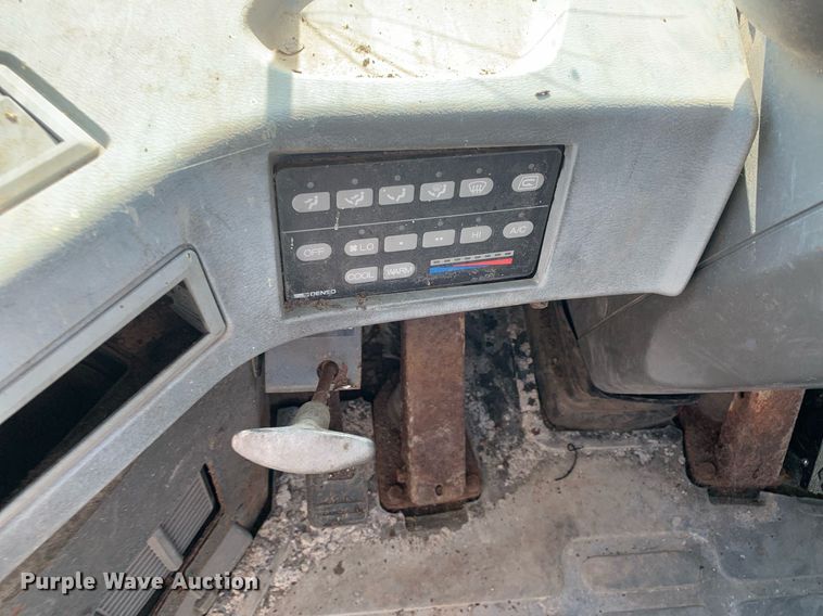 image for item DP8681 2002 Komatsu WA250-3MC  wheel loader