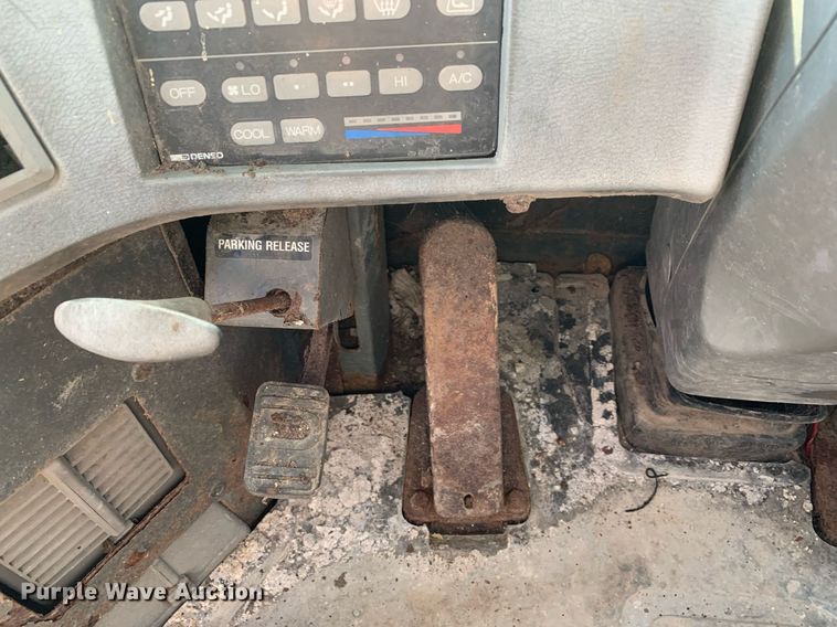 image for item DP8681 2002 Komatsu WA250-3MC  wheel loader