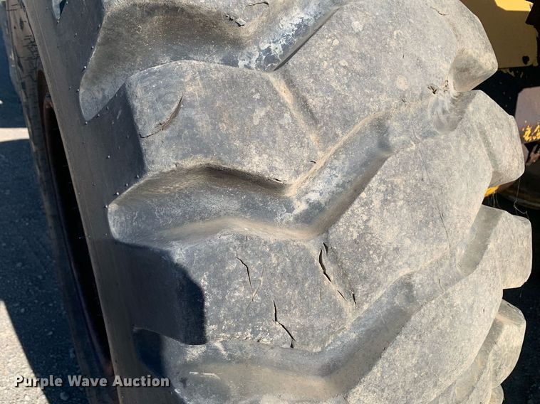 image for item DP8681 2002 Komatsu WA250-3MC  wheel loader