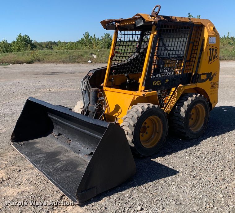image for item DP8682 1999 JCB 165  skid steer loader