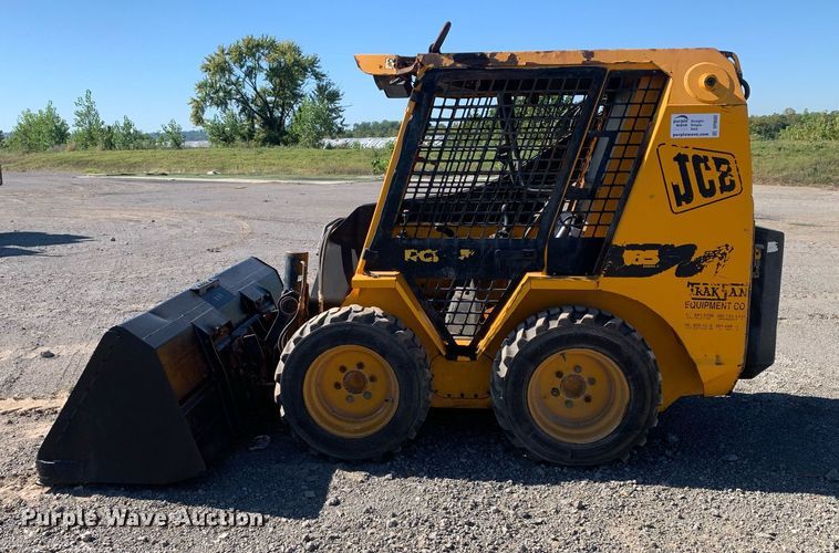 image for item DP8682 1999 JCB 165  skid steer loader