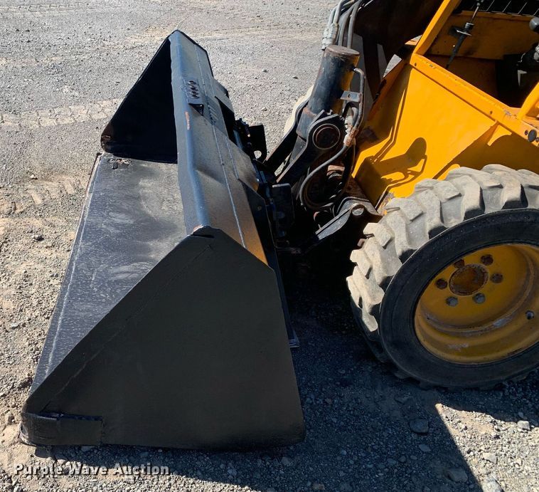 image for item DP8682 1999 JCB 165  skid steer loader