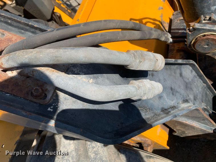 image for item DP8682 1999 JCB 165  skid steer loader