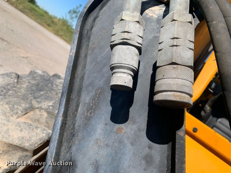 image for item DP8682 1999 JCB 165  skid steer loader