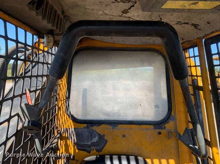 image for item DP8682 1999 JCB 165  skid steer loader