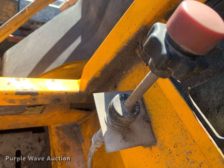 image for item DP8682 1999 JCB 165  skid steer loader