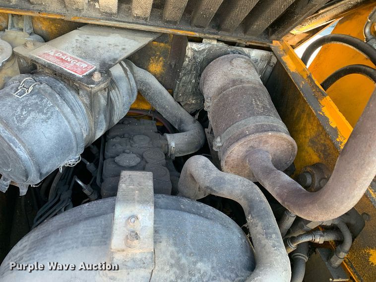 image for item DP8682 1999 JCB 165  skid steer loader