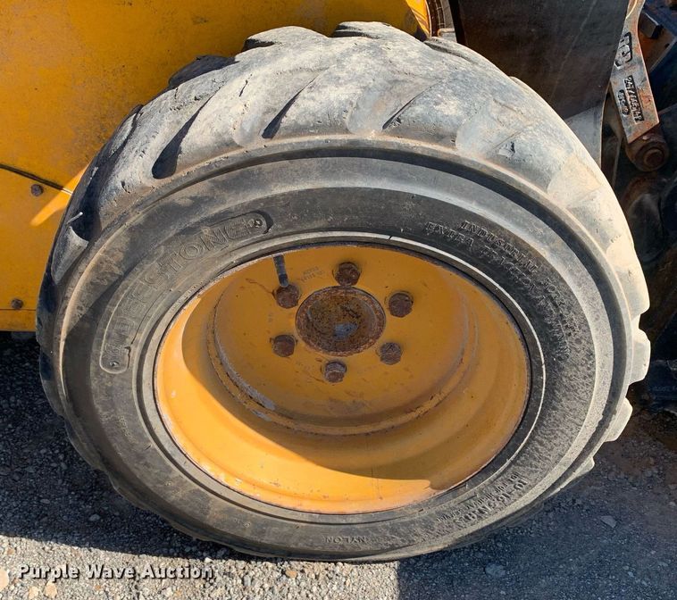 image for item DP8682 1999 JCB 165  skid steer loader