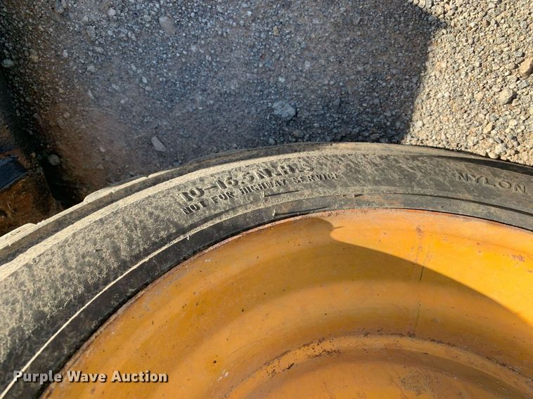 image for item DP8682 1999 JCB 165  skid steer loader