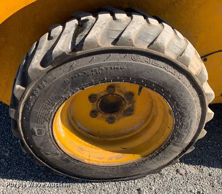 image for item DP8682 1999 JCB 165  skid steer loader