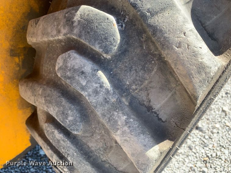 image for item DP8682 1999 JCB 165  skid steer loader