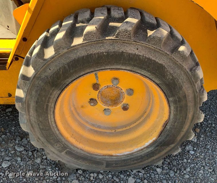 image for item DP8682 1999 JCB 165  skid steer loader