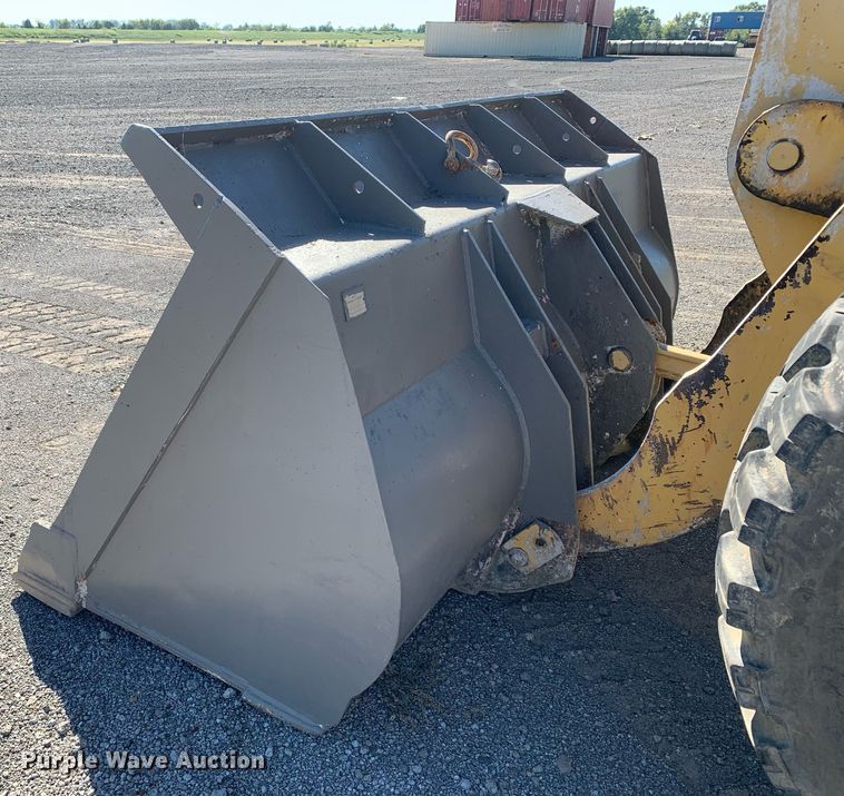 image for item DP8683 2002 Komatsu WA250-3MC  wheel loader