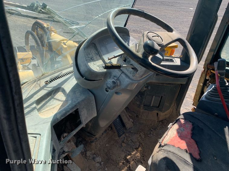 image for item DP8683 2002 Komatsu WA250-3MC  wheel loader