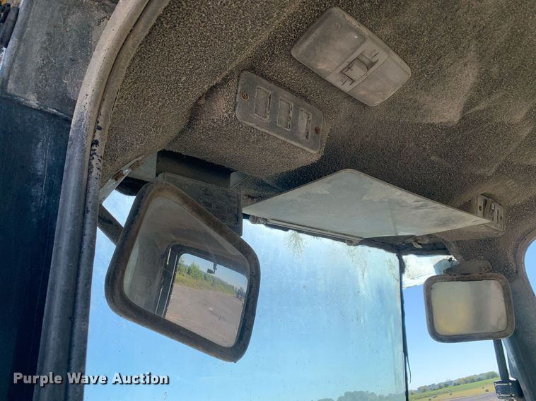 image for item DP8683 2002 Komatsu WA250-3MC  wheel loader