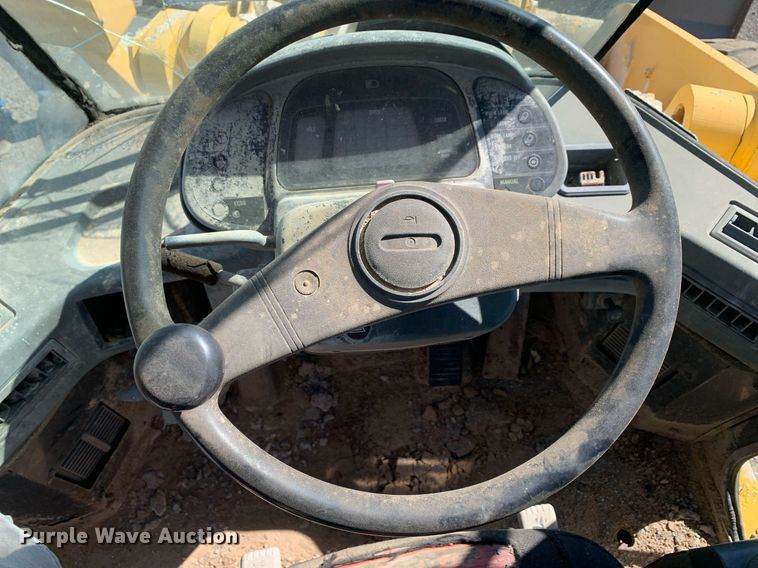 image for item DP8683 2002 Komatsu WA250-3MC  wheel loader