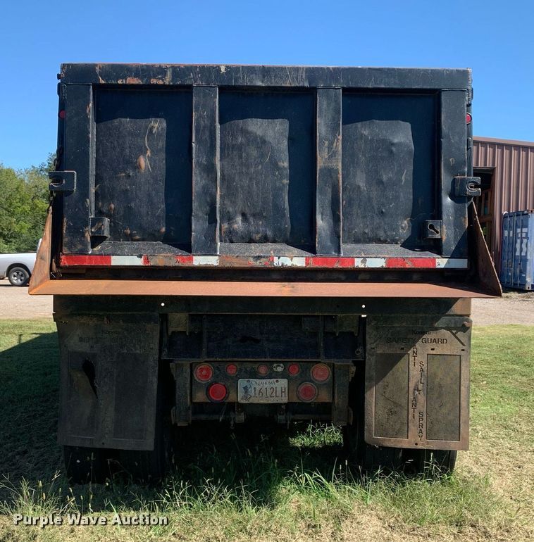 image for item DP8685 2005 Hilbilt 26-26HDMT  end dump trailer